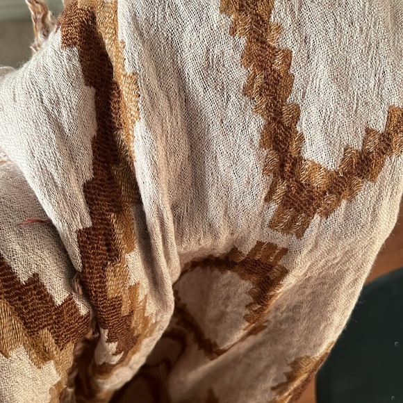 Wilfred Reversible Wool Blanket Scarf - Picture 2 of 4